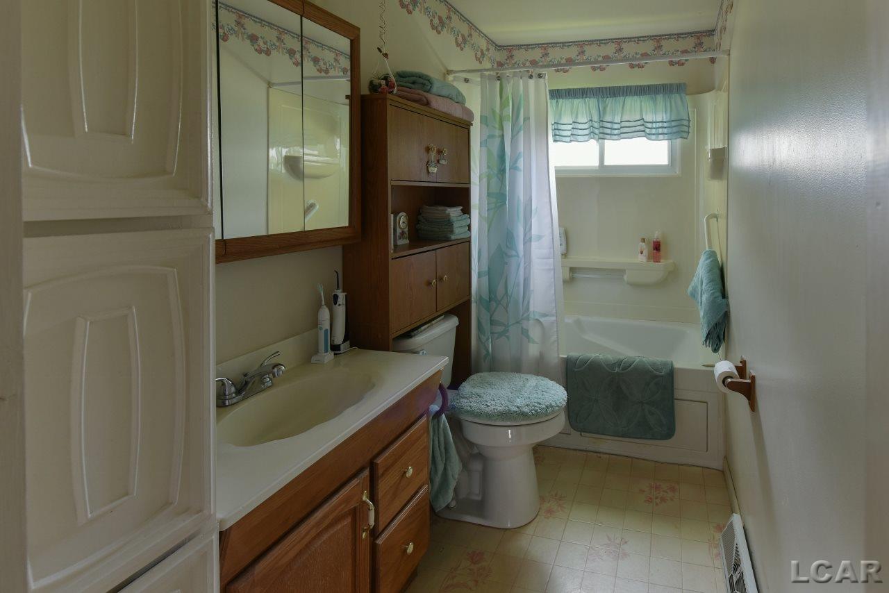2164 East Carleton Road Adrian, MI 49221 - Photo 17 of 25