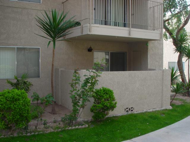 5525 East Thomas Road, Unit D04 Phoenix, AZ 85018 - Photo 1 of 9 Ground Level Condo