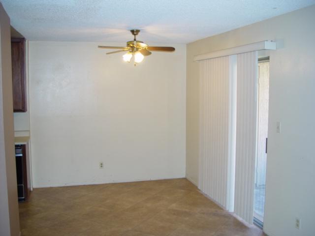 5525 East Thomas Road, Unit D04 Phoenix, AZ 85018 - Photo 3 of 9 Dining Room