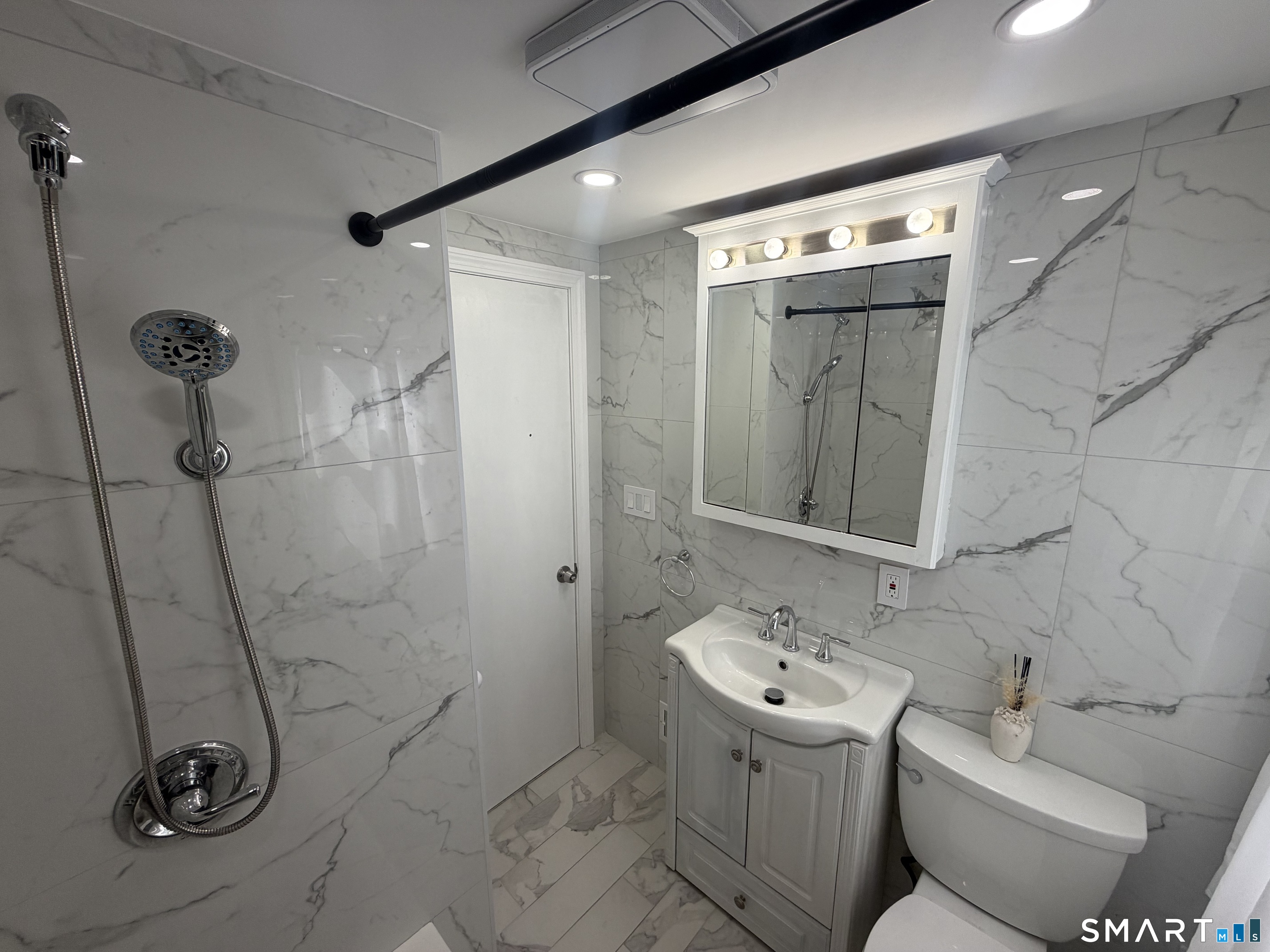 Undisclosed Address Waterbury, CT 06708 - Photo 16 of 20 Gallery Image 16