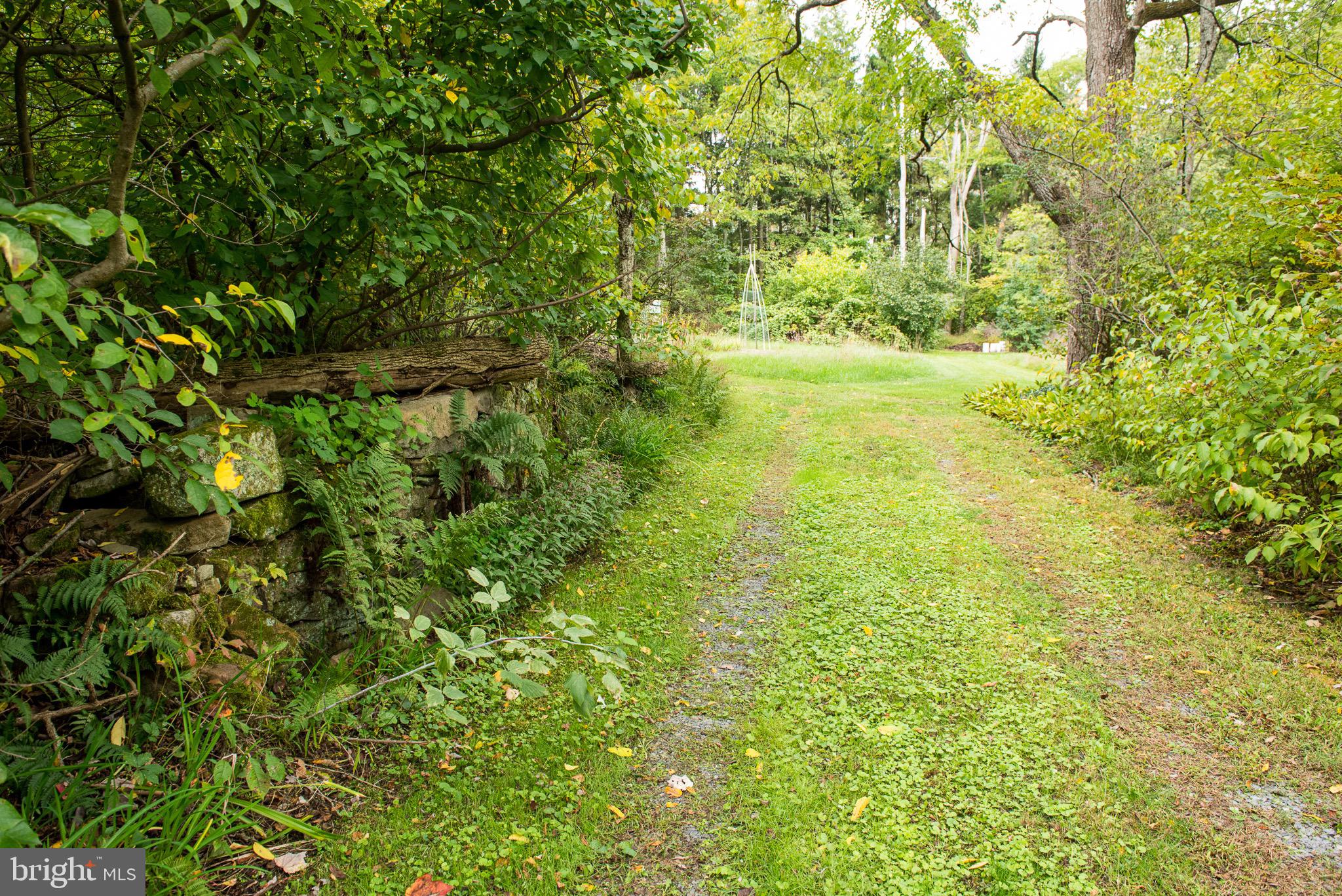 73 Woods Road Klingerstown, PA 17941 - Photo 3 of 73 Gallery Image 3