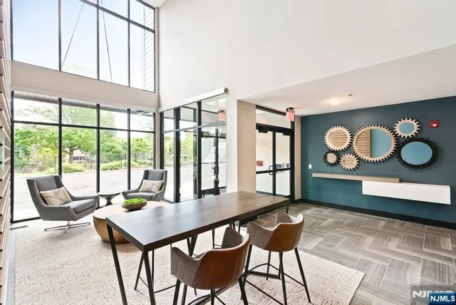 $2,350 | 15 West Johnson Avenue, Unit 206, Bergenfield, NJ 07621