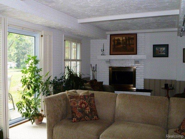 4204 Fieldbrook Road West Bloomfield, MI 48323 - Photo 16 of 22 family room