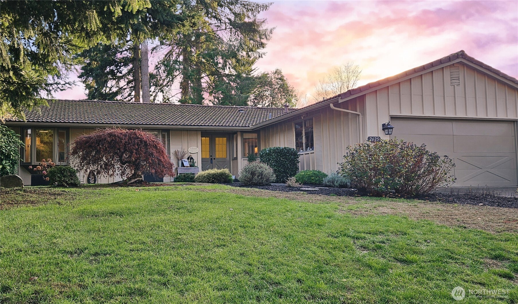 2625 Southwest 320th Place Federal Way, WA 98023 - Photo 1 of 39 a front view of a house with a garden