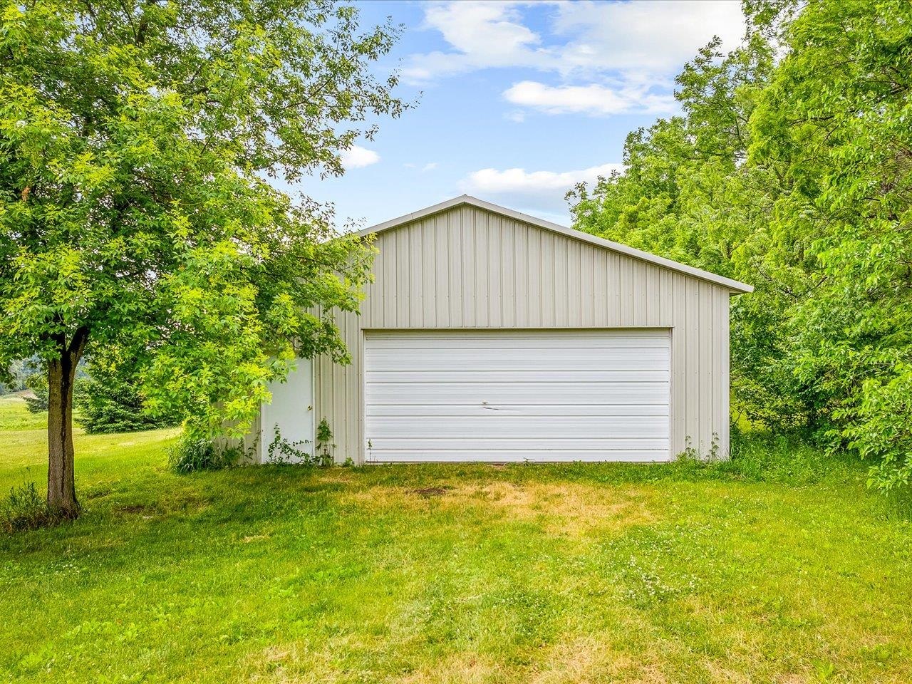 13728 Yale Bridge Road Durand, IL 61024 - Photo 4 of 37