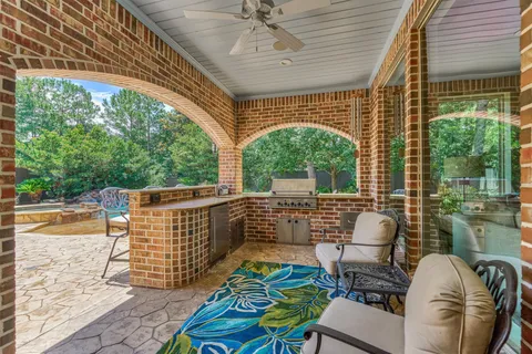 $1,900,000 | 66 South Player Manor Circle, The Woodlands, TX 77382