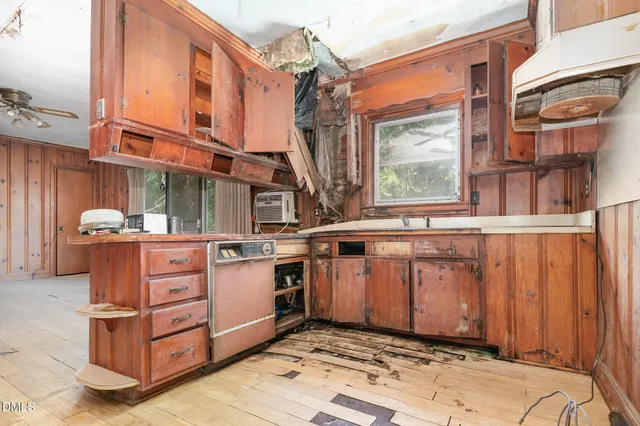 an empty room with window