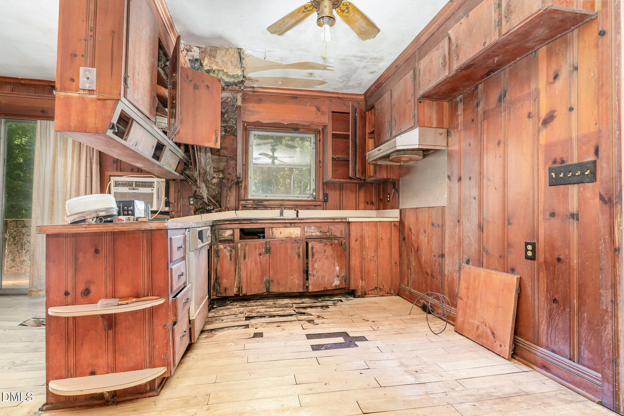 1312 Onslow Road Raleigh, NC 27606 - Photo 10 of 26