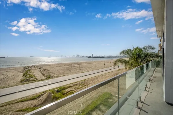 $17,995 | 1724 Bluff Place, Long Beach, CA 90802