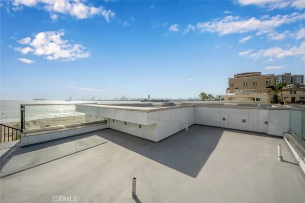 $17,995 | 1724 Bluff Place, Long Beach, CA 90802