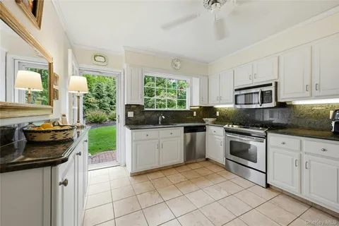 $1,200,000 | 77 Bay Drive East, Huntington, NY 11743