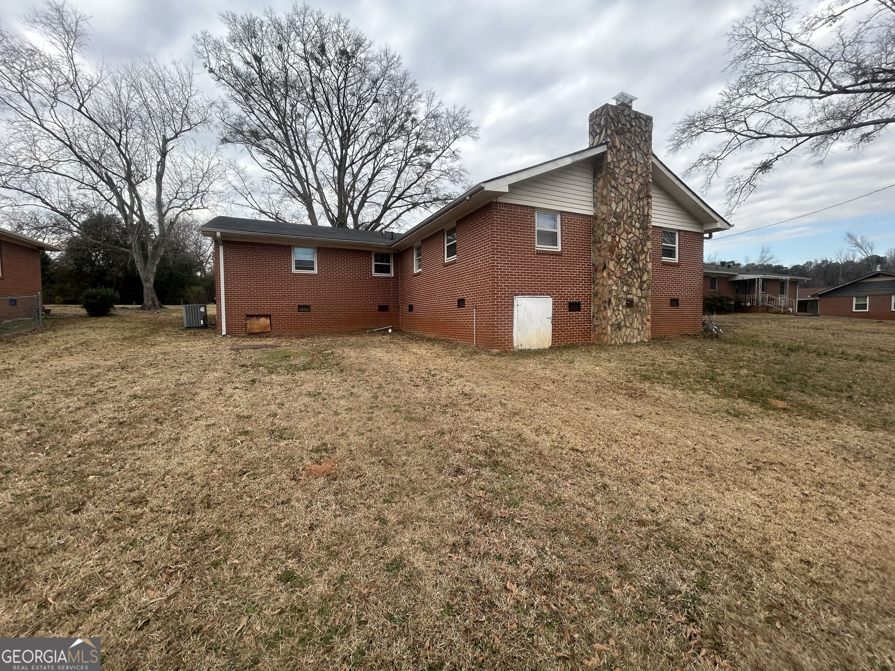 1406 Canterbury Road Griffin, GA 30223 - Photo 3 of 26