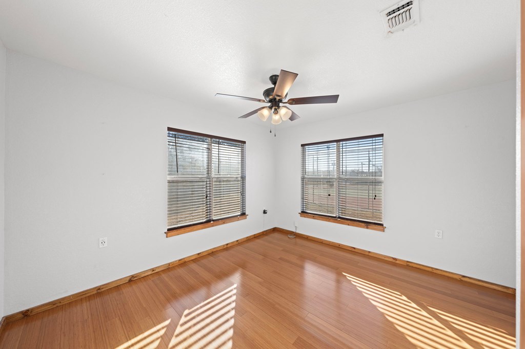 130 Avenue A Center Point Center Point, TX 78010 - Photo 14 of 28