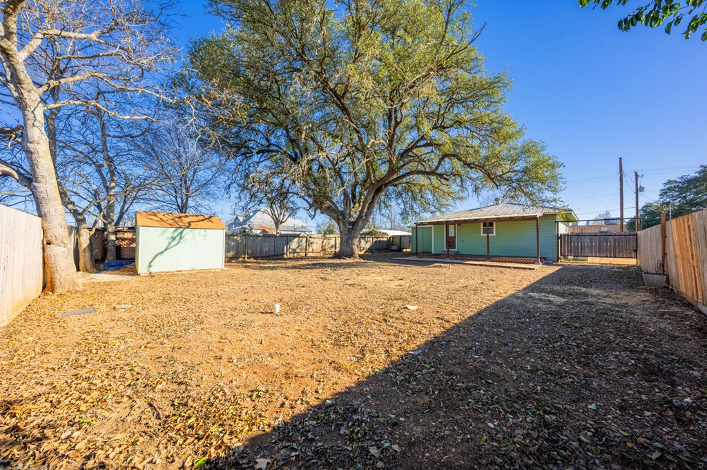 130 Avenue A Center Point Center Point, TX 78010 - Photo 22 of 28