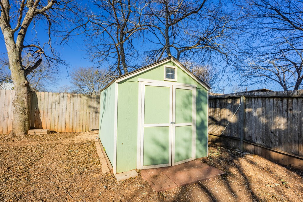 130 Avenue A Center Point Center Point, TX 78010 - Photo 23 of 28