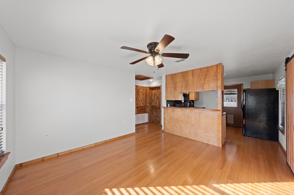 130 Avenue A Center Point Center Point, TX 78010 - Photo 7 of 28