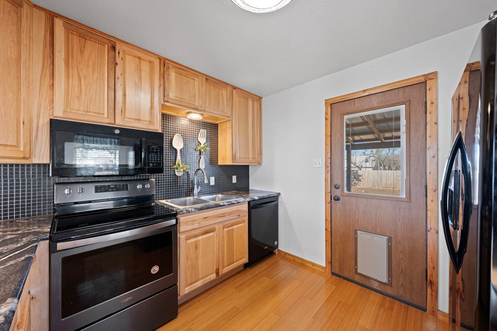 130 Avenue A Center Point Center Point, TX 78010 - Photo 9 of 28