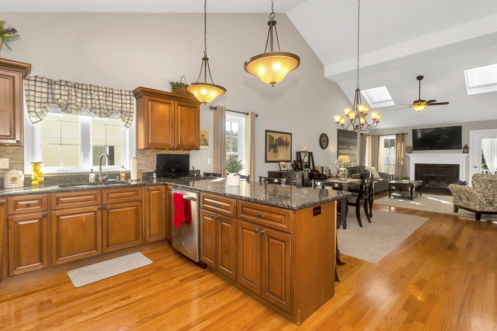 59 Beech Hill Road, Unit 59 West Springfield, MA 01089 - Photo 4 of 20