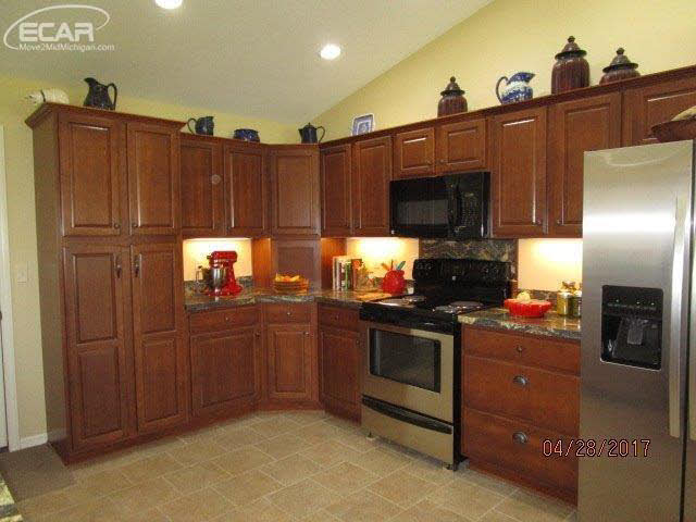 16379 Linden Road Linden, MI 48451 - Photo 9 of 23 21290416-8.JPG