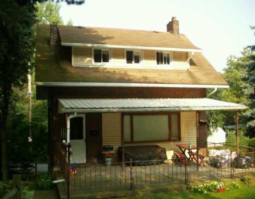 946 Limecrest Road Pittsburgh, PA 15221 - Photo 1 of 1 Exterior Front.