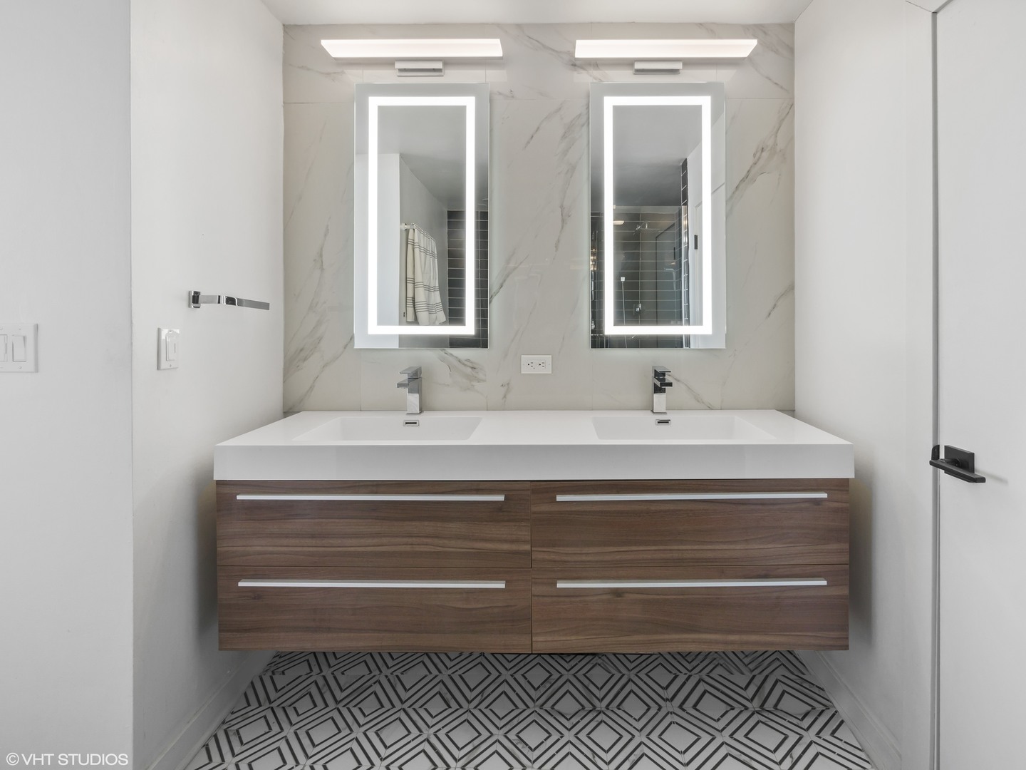 655 West Irving Park Road, Unit 4910 Chicago, IL 60613 - Photo 10 of 25