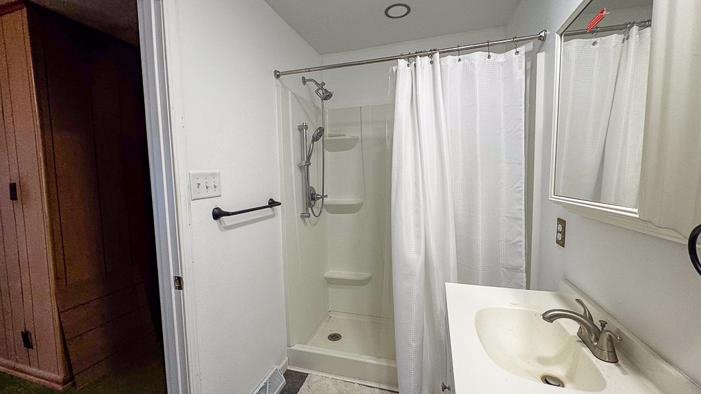 307 North Vine Street Armington, IL 61721 - Photo 13 of 21