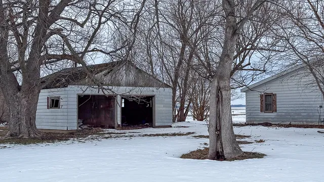 $60,000 | 307 North Vine Street, Armington, IL 61721