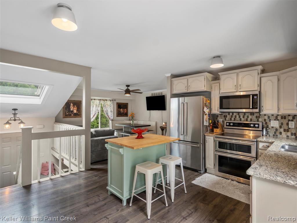 1377 Ruby Avenue Rochester Hills, MI 48309 - Photo 12 of 34