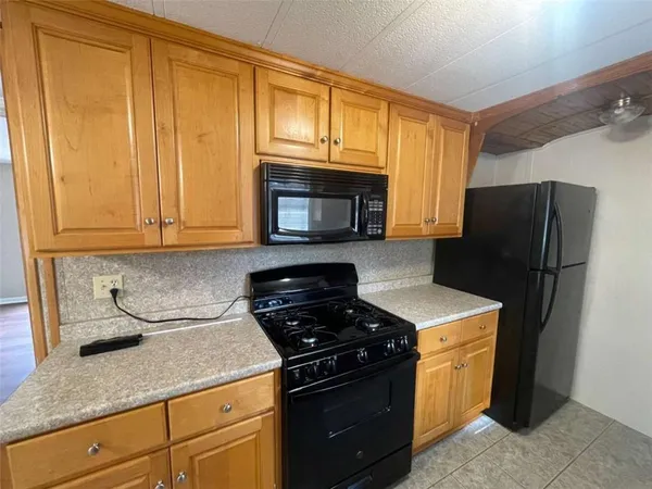 $1,375 | 693 Bluebird Drive Southeast, Conyers, GA 30094