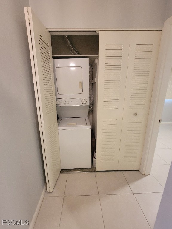 45 Tangelo Court Lehigh Acres, FL 33936 - Photo 13 of 19 a utility room with dryer and washer