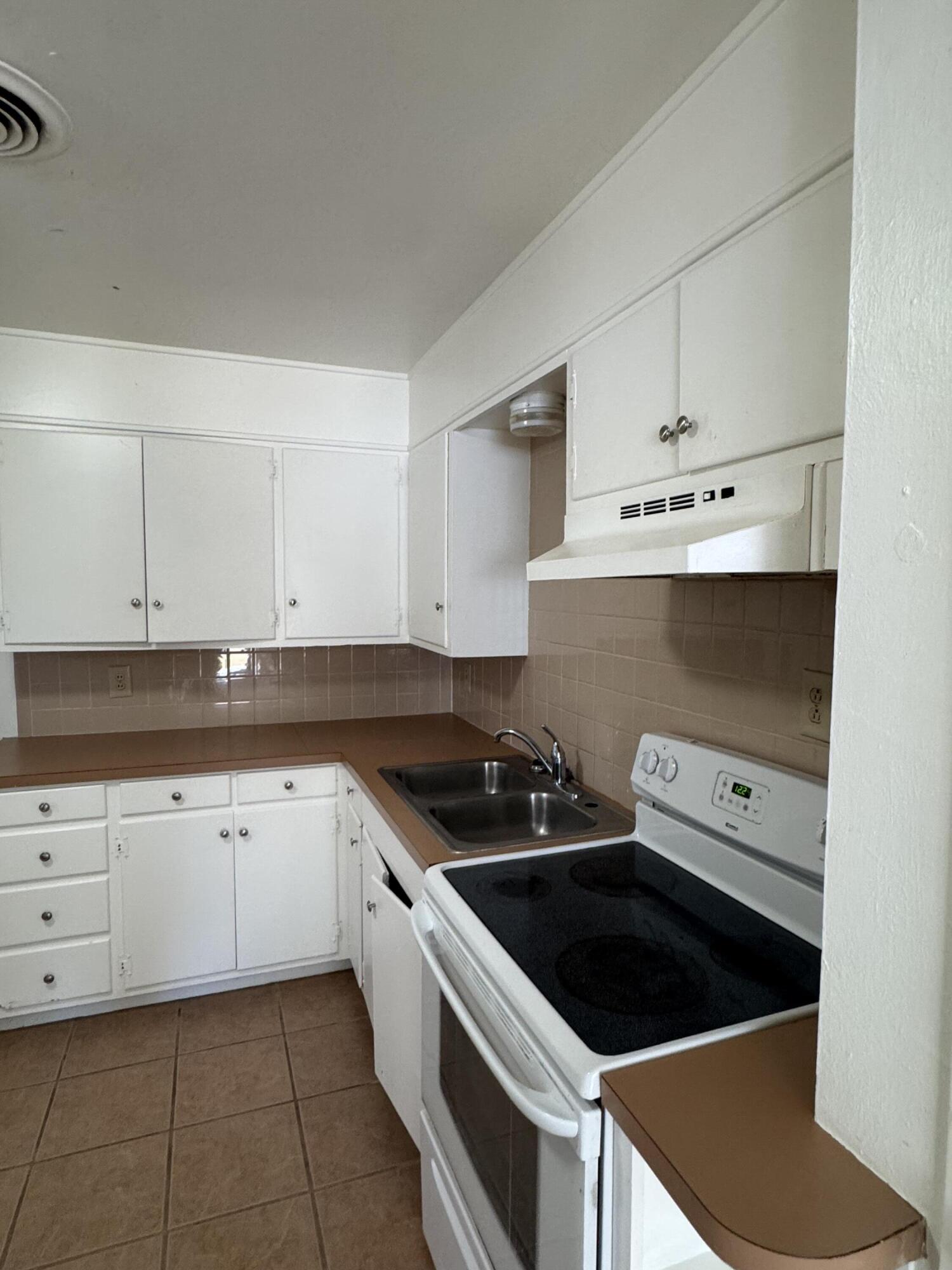 2418 46th Street, Unit A Lubbock, TX 79412 - Photo 6 of 7 IMG_5999