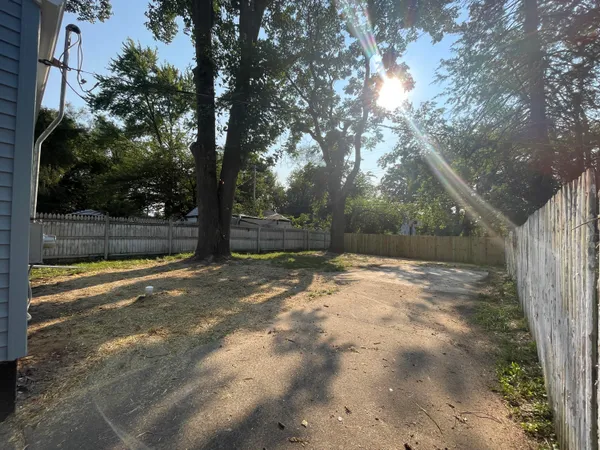 $1,525 | 18943 Greydale Avenue, Detroit, MI 48219