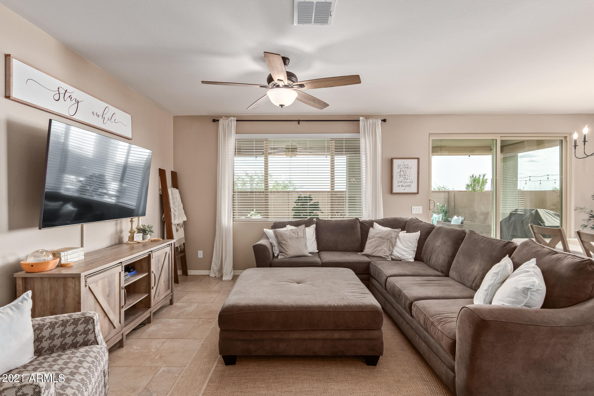 20933 West Almeria Road Buckeye, AZ 85396 - Photo 11 of 25 0007-7 - Almeria