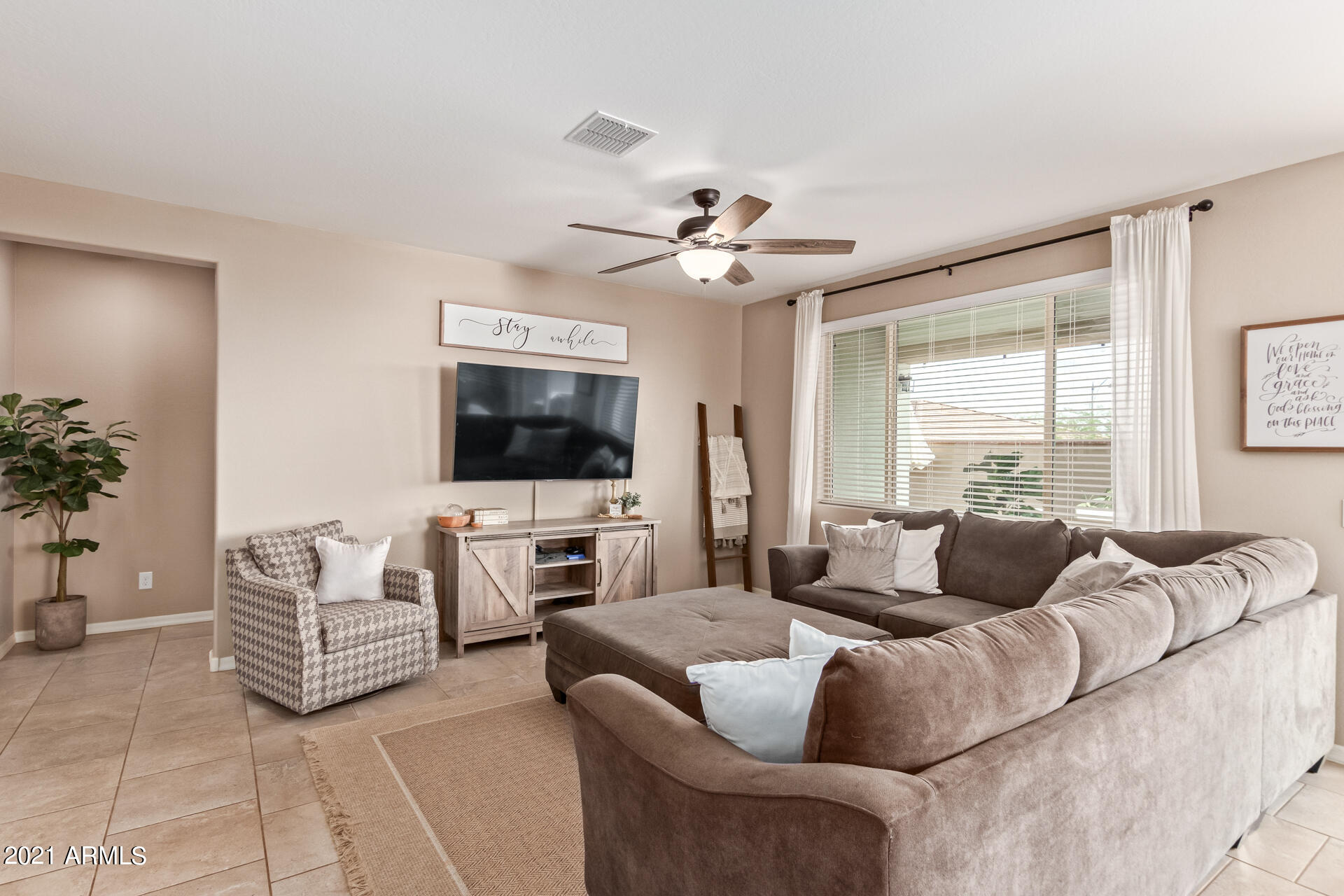 20933 West Almeria Road Buckeye, AZ 85396 - Photo 12 of 25 0006-6 - Almeria