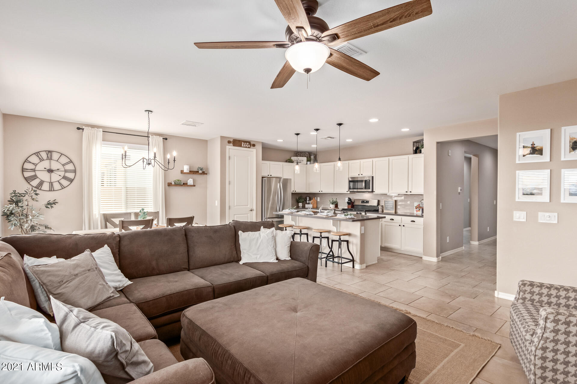 20933 West Almeria Road Buckeye, AZ 85396 - Photo 4 of 25 0005-5 - Almeria