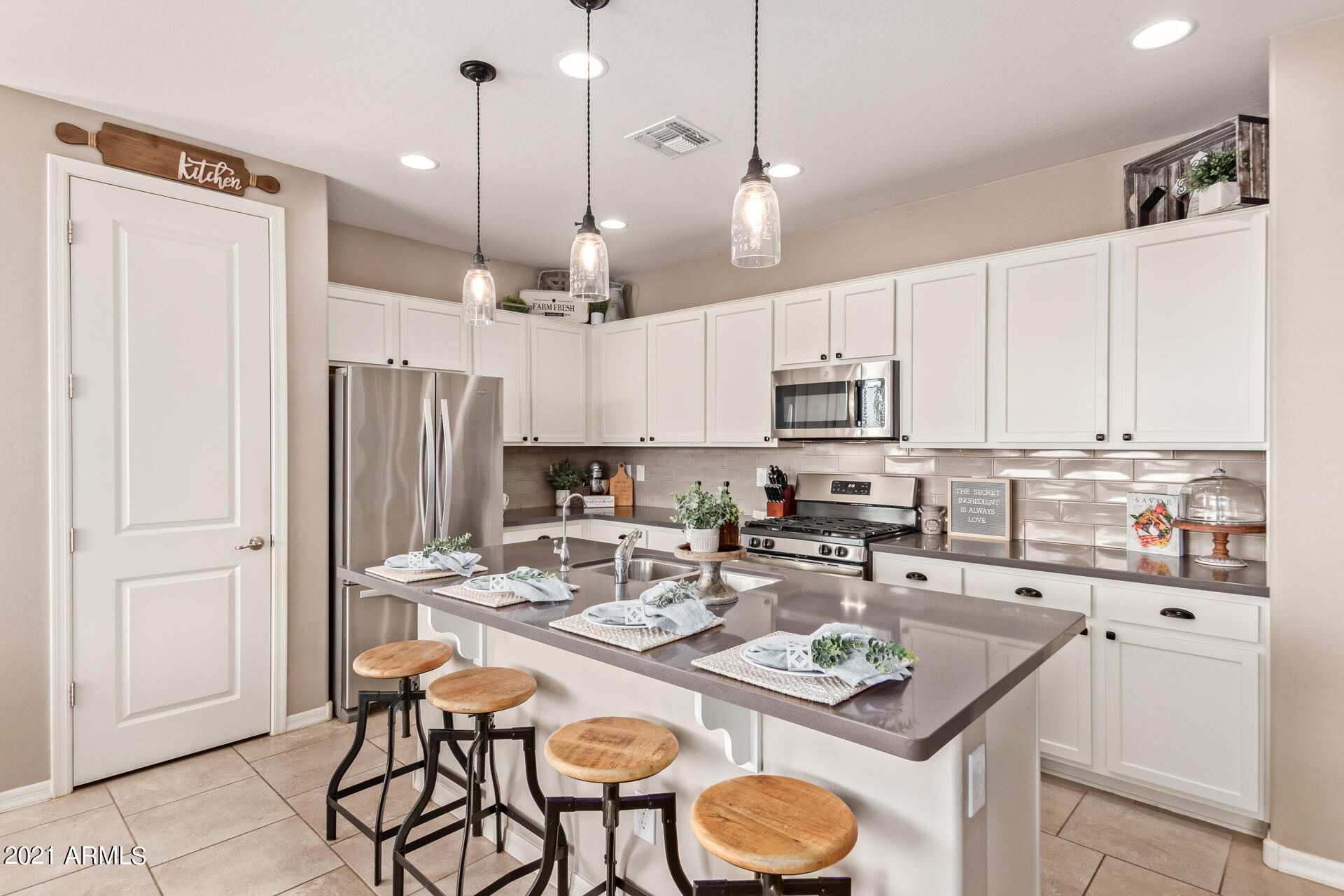 20933 West Almeria Road Buckeye, AZ 85396 - Photo 7 of 25 0012-12 - Almeria