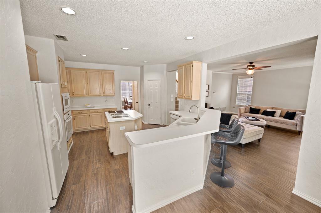 417 Shade Tree Circle Hurst, TX 76054 - Photo 13 of 39