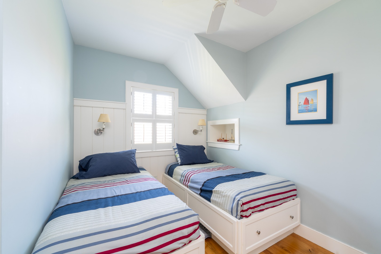 5 Surrey Avenue Nantucket, MA 02554 - Photo 14 of 26 Guest Room
