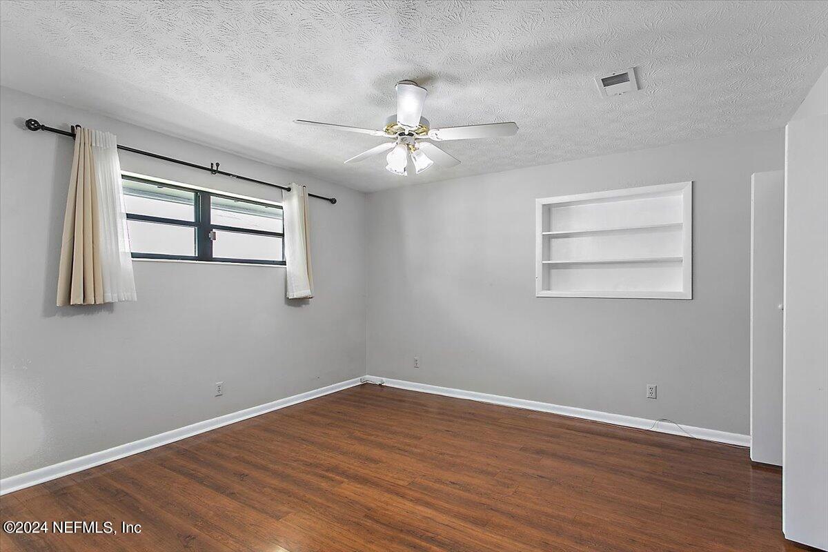 851 Palermo Road Jacksonville, FL 32216 - Photo 17 of 20 Primary Bedroom