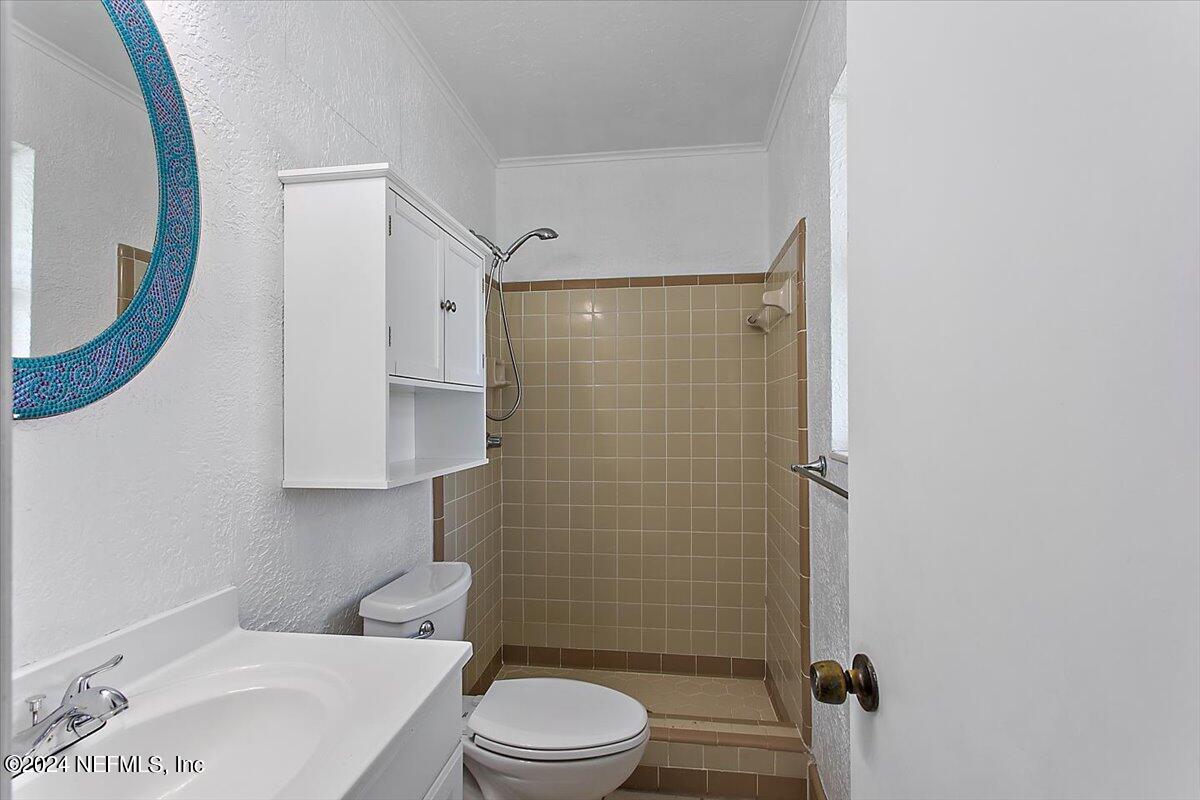 851 Palermo Road Jacksonville, FL 32216 - Photo 7 of 20 Primary Bathroom