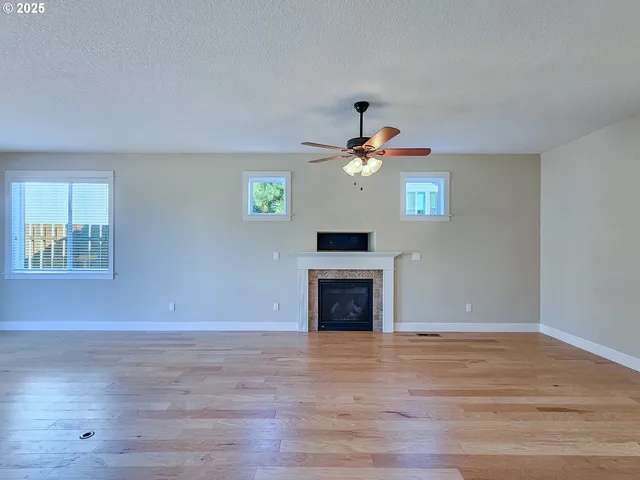 $669,900 | 37287 American Street, Sandy, OR 97055