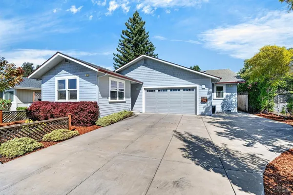 $1,395,000 | 445-447 Monte Vista Avenue, Healdsburg, CA 95448