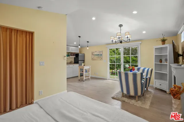 $3,400 | 777 El Medio Avenue, Pacific Palisades, CA 90272