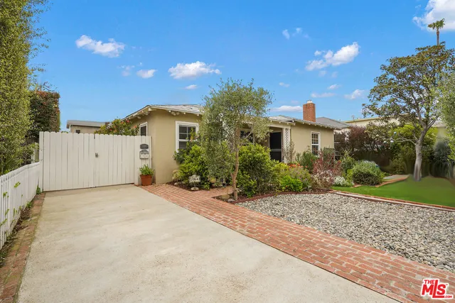 $3,400 | 777 El Medio Avenue, Pacific Palisades, CA 90272