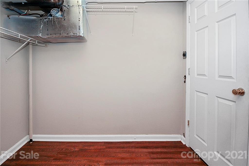 201 South Hoskins Road, Unit 237 Charlotte, NC 28208 - Photo 37 of 46 a view of room