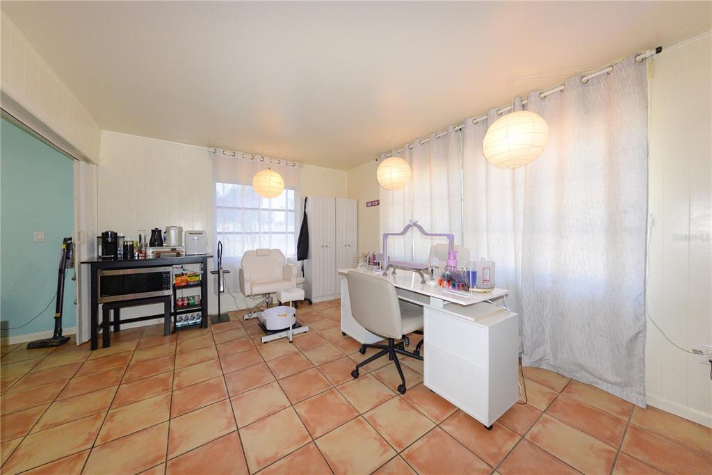 9215 Kingston Road Bradenton, FL 34210 - Photo 14 of 32