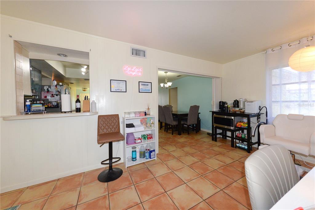 9215 Kingston Road Bradenton, FL 34210 - Photo 15 of 32