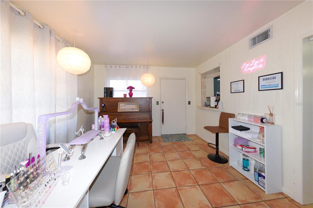 9215 Kingston Road Bradenton, FL 34210 - Photo 16 of 32