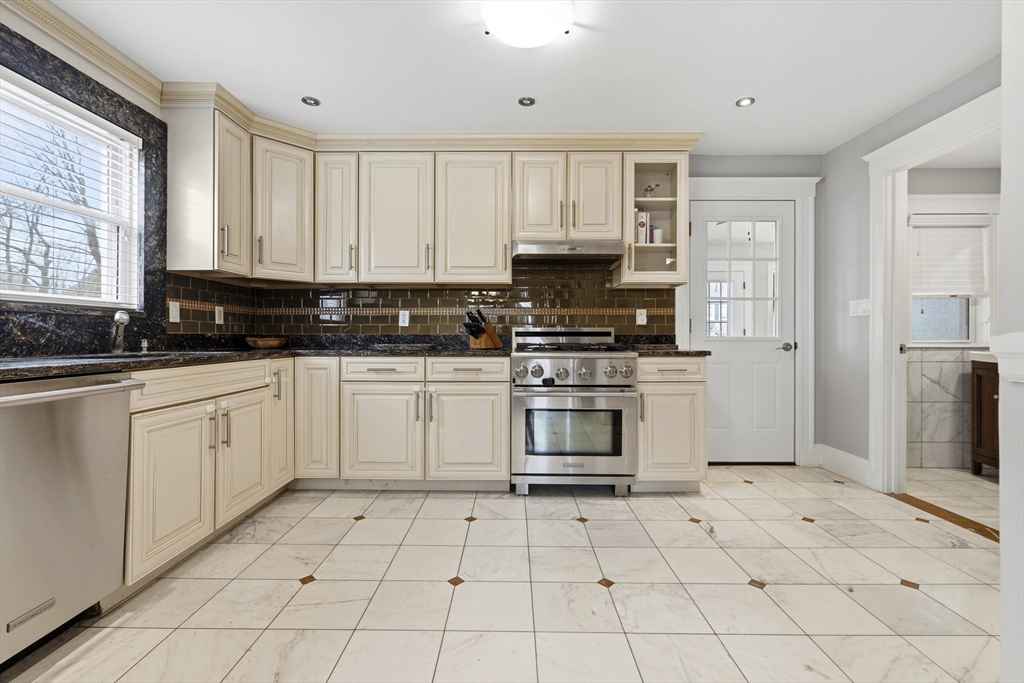122 Elmer Road Boston, MA 02124 - Photo 7 of 15 Gallery Image 7