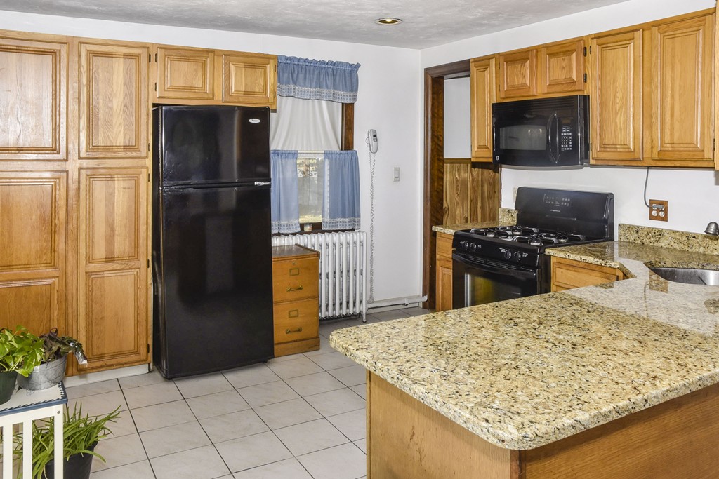 27 Hooper Road Dedham, MA 02026 - Photo 8 of 13 Gallery Image 8